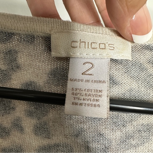 CHICO’S Animal Print Layering Tee Women’s Size Medium - Picture 6 of 8